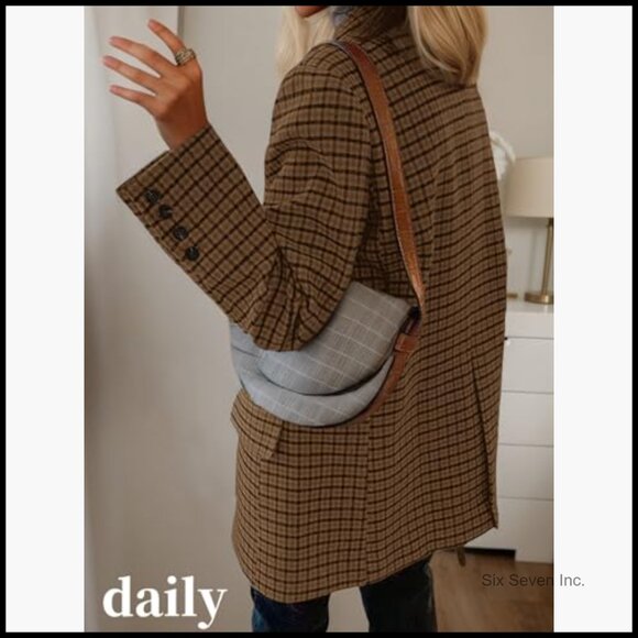 Wool Blend Blazer with Notched Lapel Collar and Functional Pockets - Picture 2 of 7